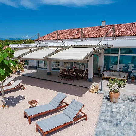 Seaside House For Families With Children Mandre, Pag - 22604 Feriehus