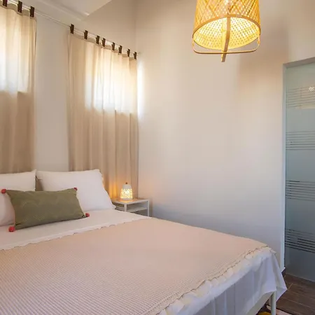 Seaside House For Families With Children Mandre, Pag - 22604 Сasa de vacaciones *